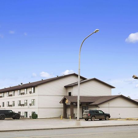 Super 8 By Wyndham Williston Nd Hotel Exterior foto