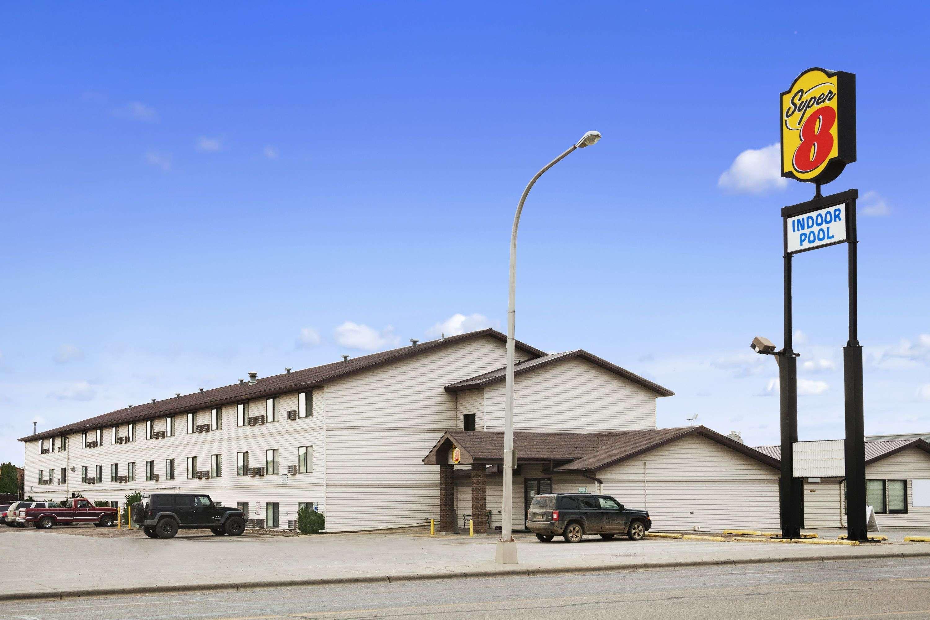 Super 8 By Wyndham Williston Nd Hotel Exterior foto